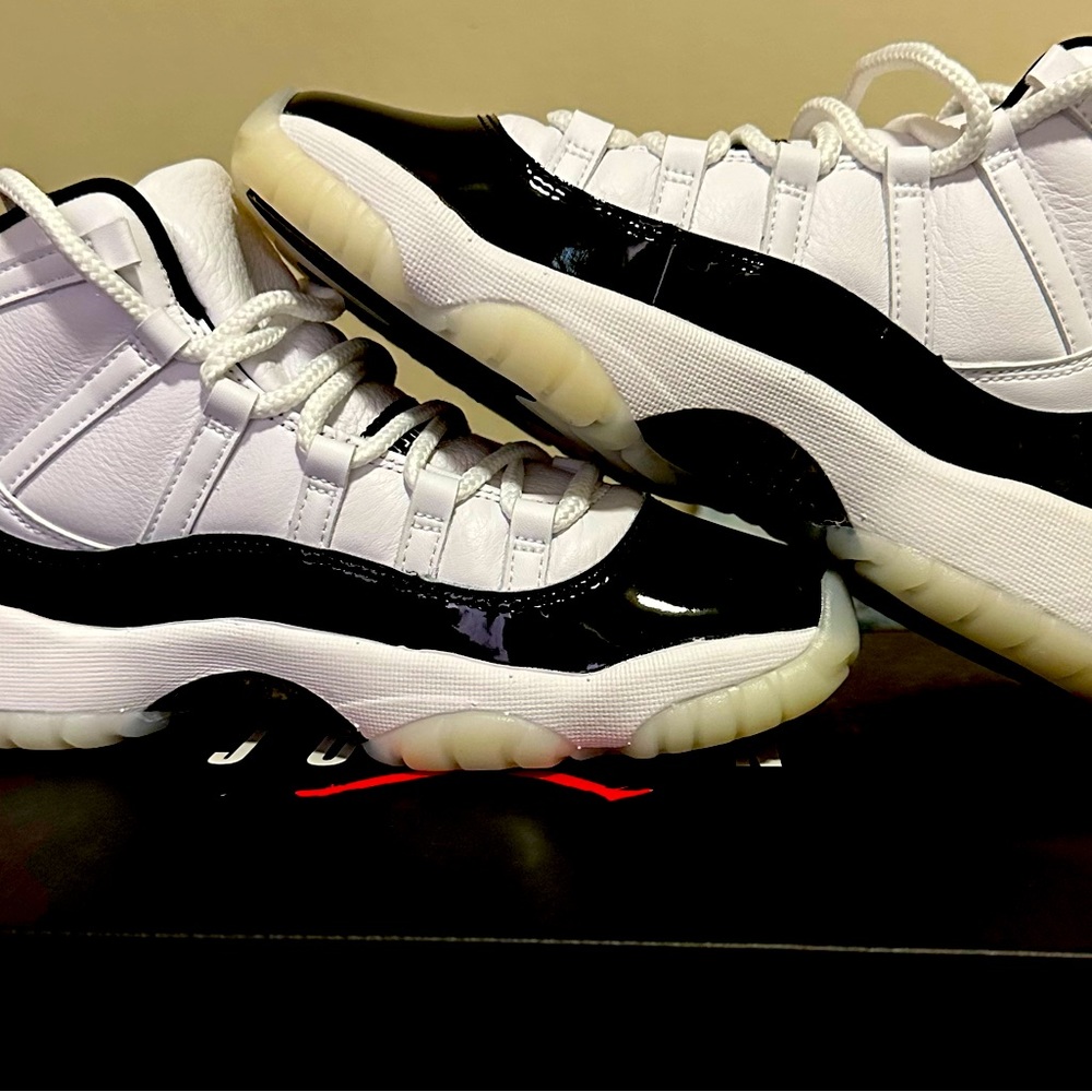 Air Jordan 11 Retro Gratitude 6Y/7.5 Women